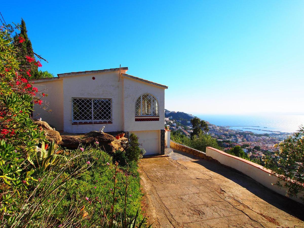 Holiday Home Villa Cecilia Roses Esterno foto