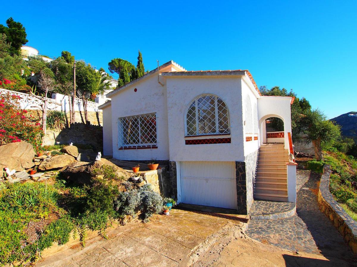 Holiday Home Villa Cecilia Roses Esterno foto