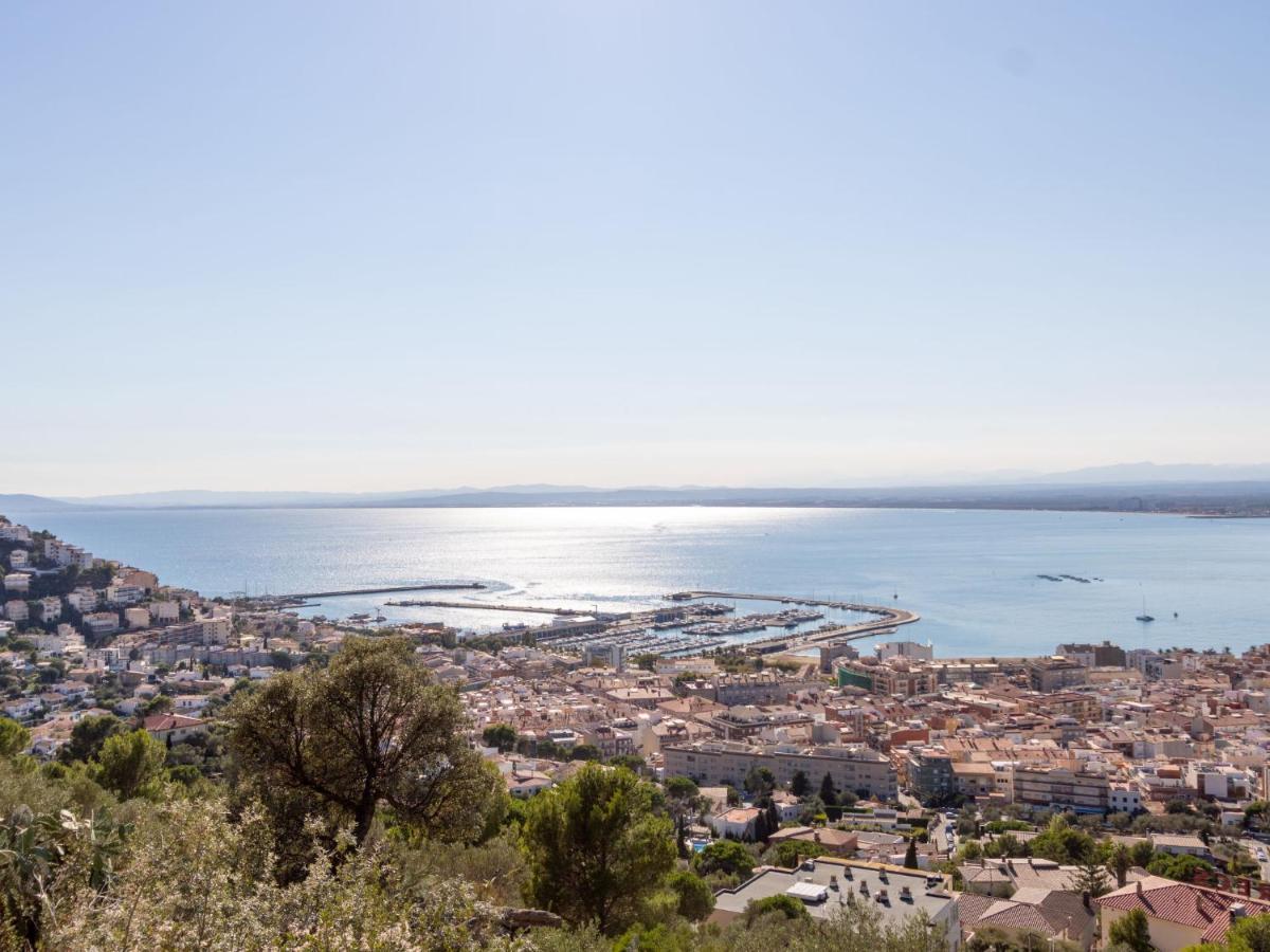 Holiday Home Villa Cecilia Roses Esterno foto